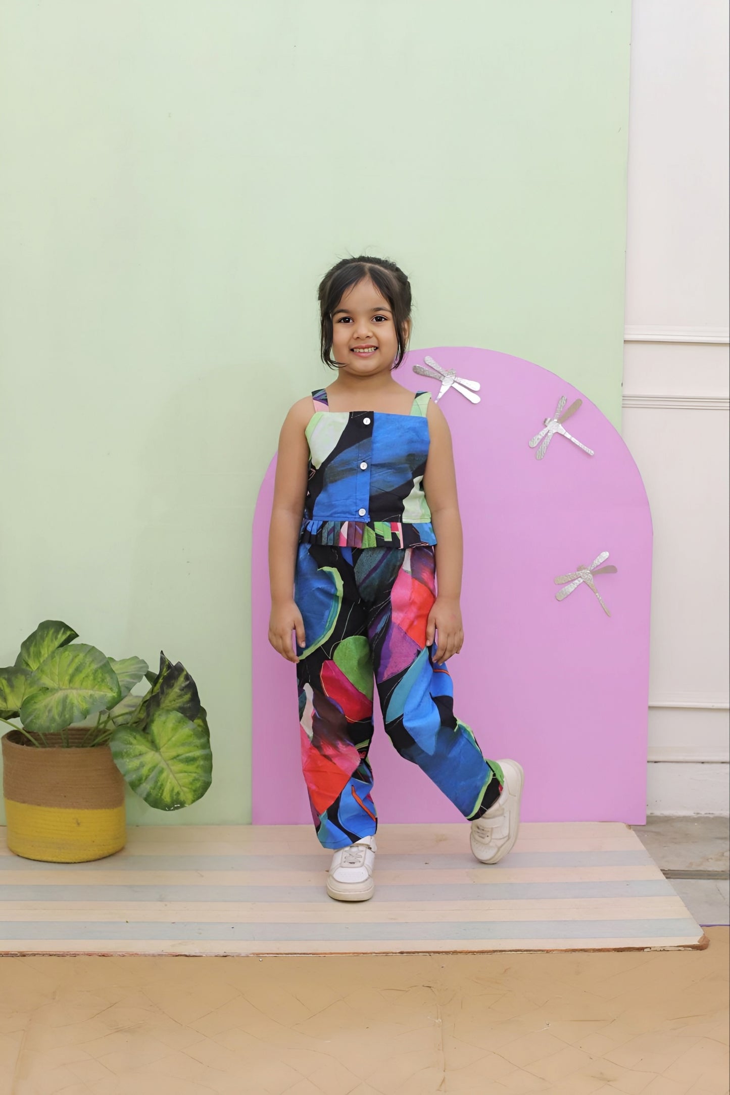 Girls Multicolor Abstract Print Sleeveless Jumpsuit – Casual Wear for Kids